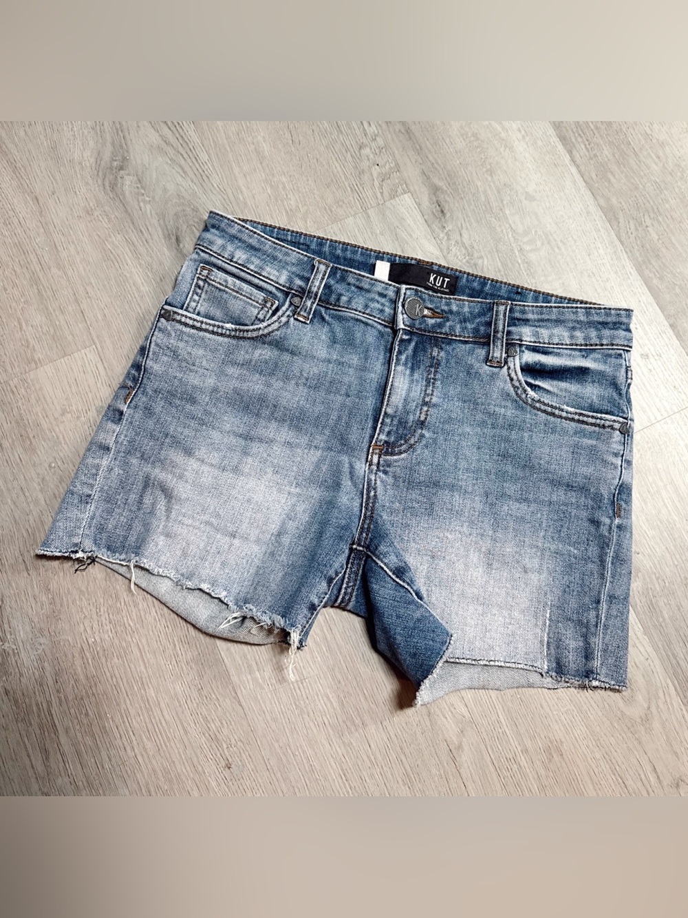 •KUT FROM THE KLOTH• DENIM SHORTS